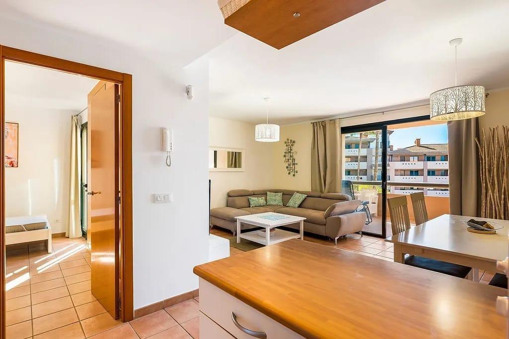 🏠 Furnished Apartment with Ocean and Pool Views – Available for Short and Long Stays