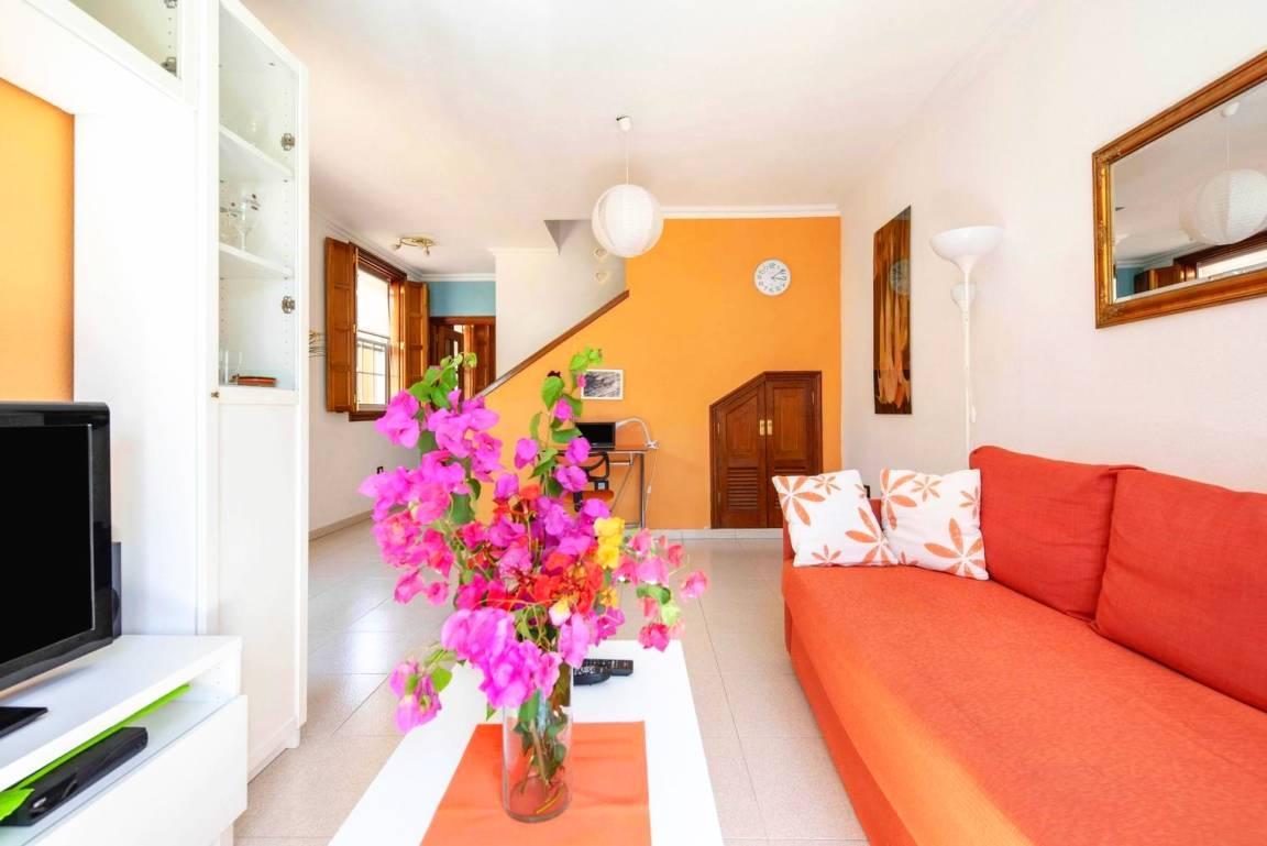 Friendly, family holiday home with barbecue